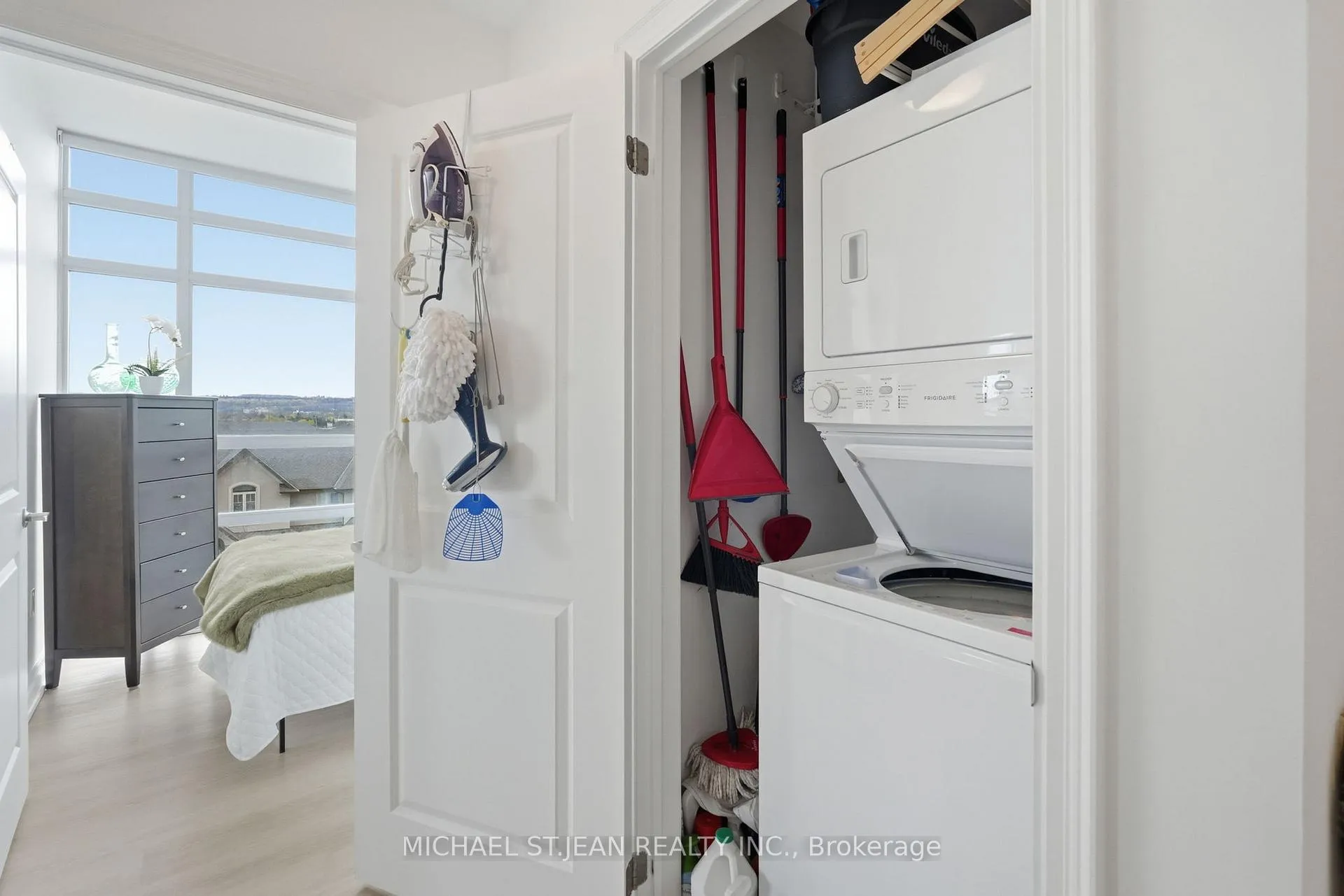 Photo 22 of Unit 410, 101 Shoreview Place, Hamilton, Lakeshore — HOMEH