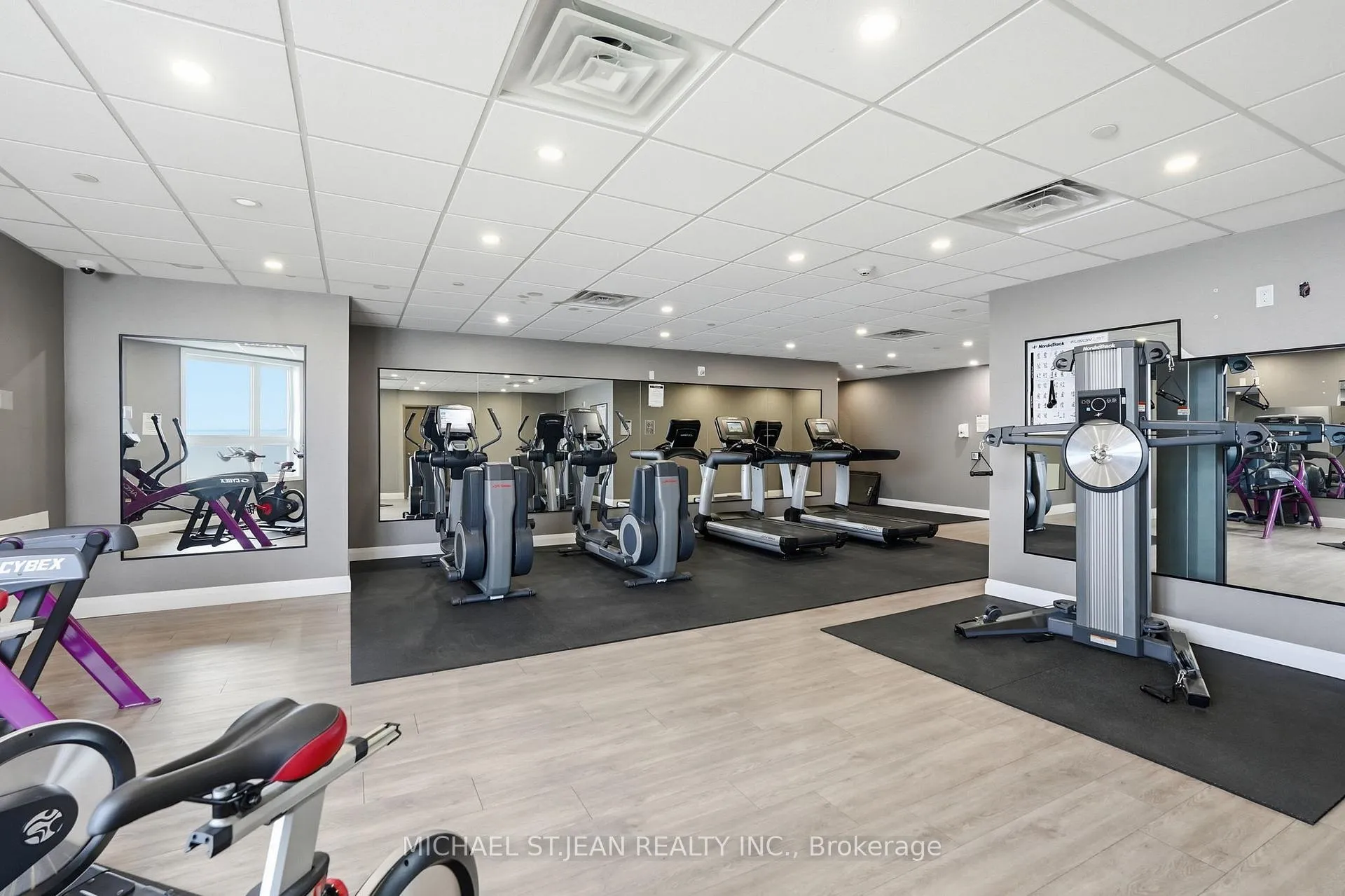 Photo 27 of Unit 410, 101 Shoreview Place, Hamilton, Lakeshore — HOMEH