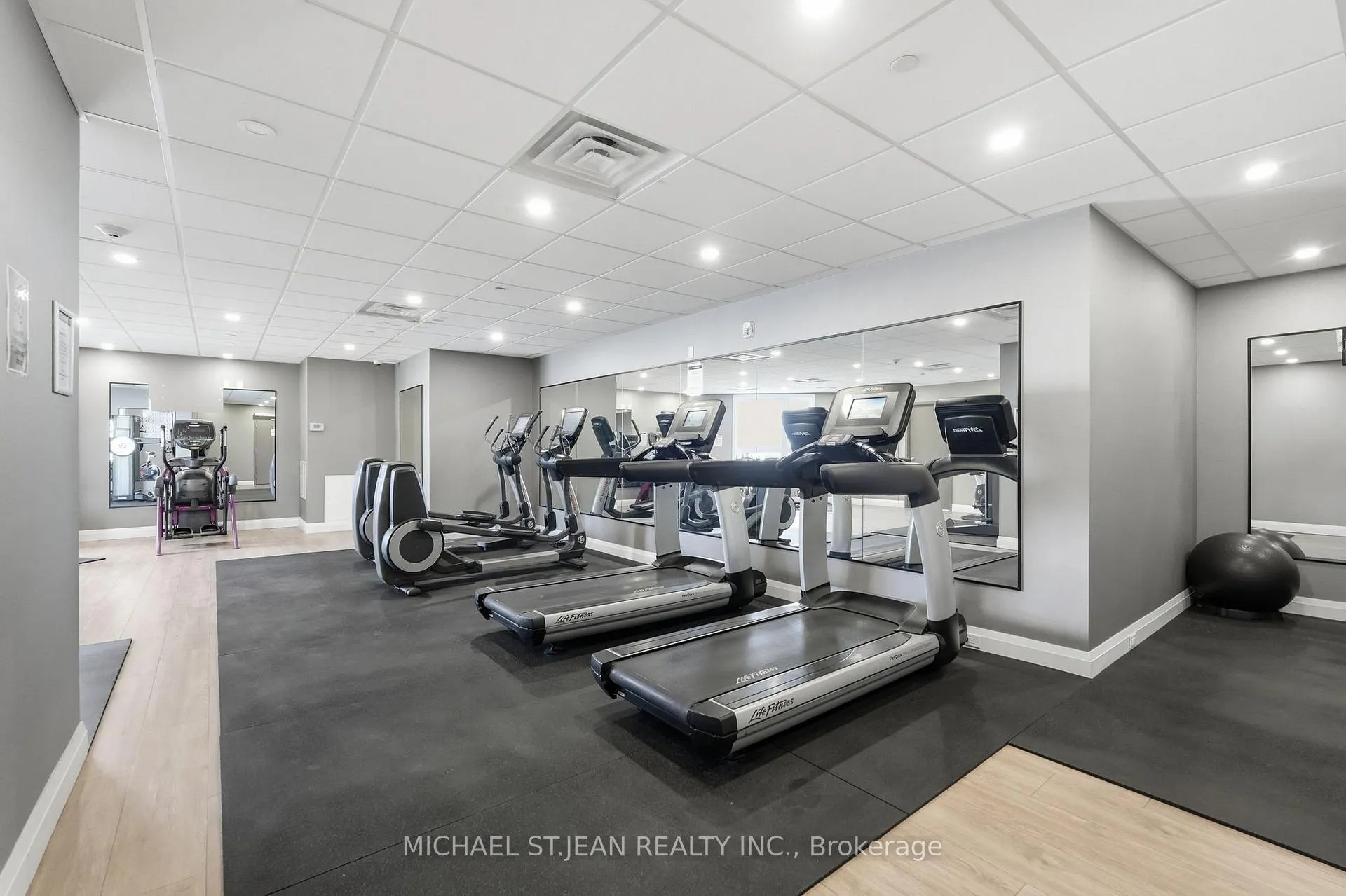Photo 29 of Unit 410, 101 Shoreview Place, Hamilton, Lakeshore — HOMEH