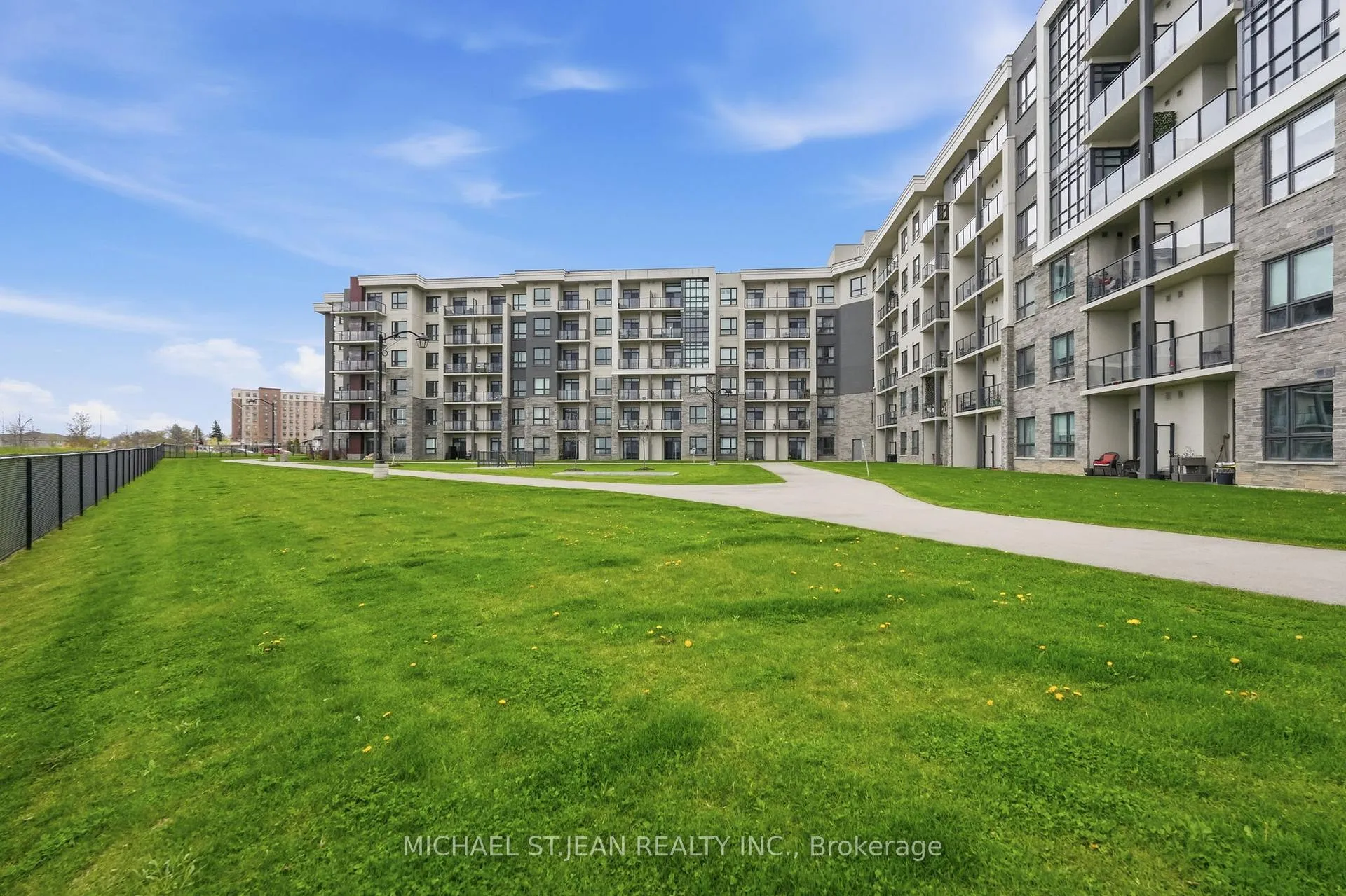 Photo 32 of Unit 410, 101 Shoreview Place, Hamilton, Lakeshore — HOMEH