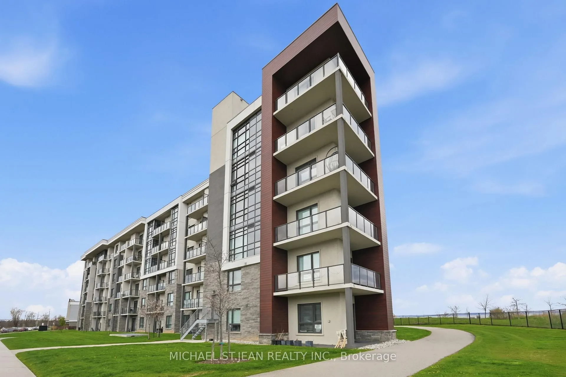 Photo 35 of Unit 410, 101 Shoreview Place, Hamilton, Lakeshore — HOMEH