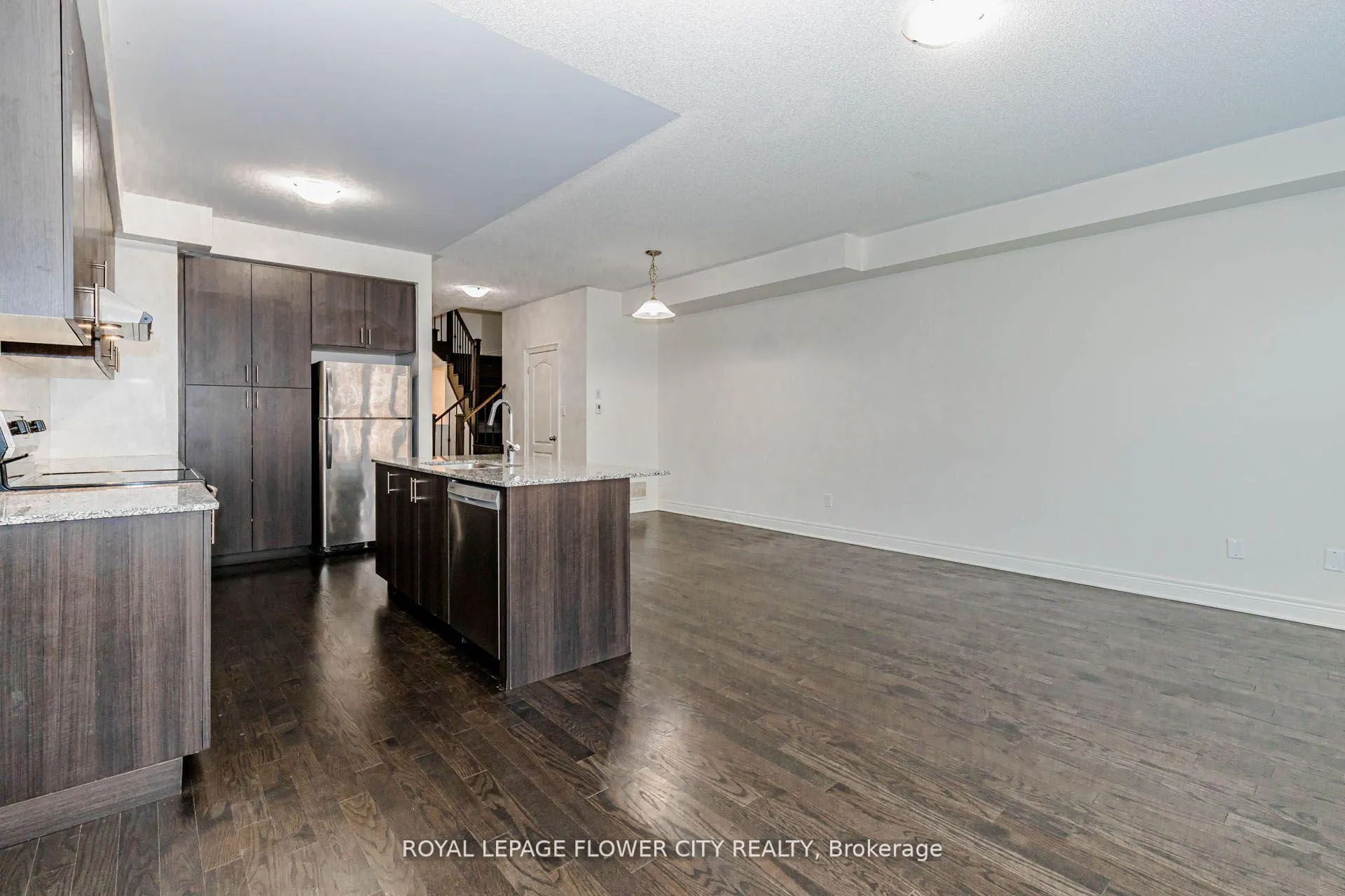 Photo 5 of 462 Sheaffe Place, Milton, Ford — HOMEH