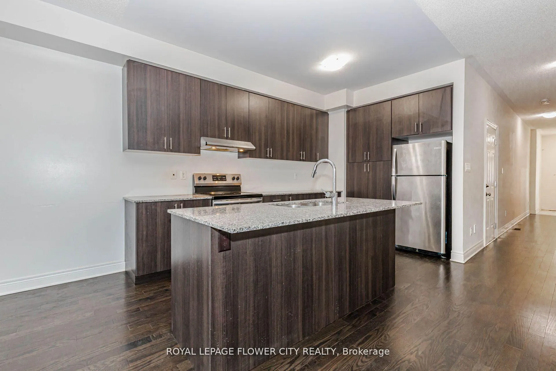 Photo 9 of 462 Sheaffe Place, Milton, Ford — HOMEH