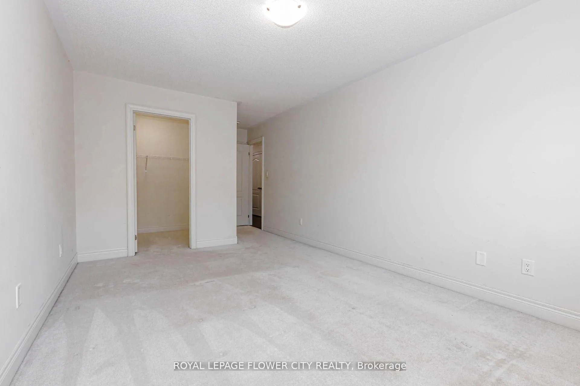 Photo 16 of 462 Sheaffe Place, Milton, Ford — HOMEH