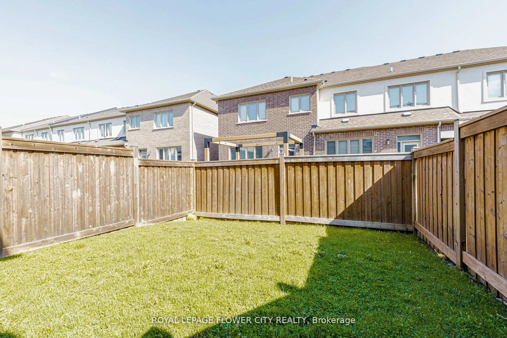 Photo 20 of 462 Sheaffe Place, Milton, Ford — HOMEH