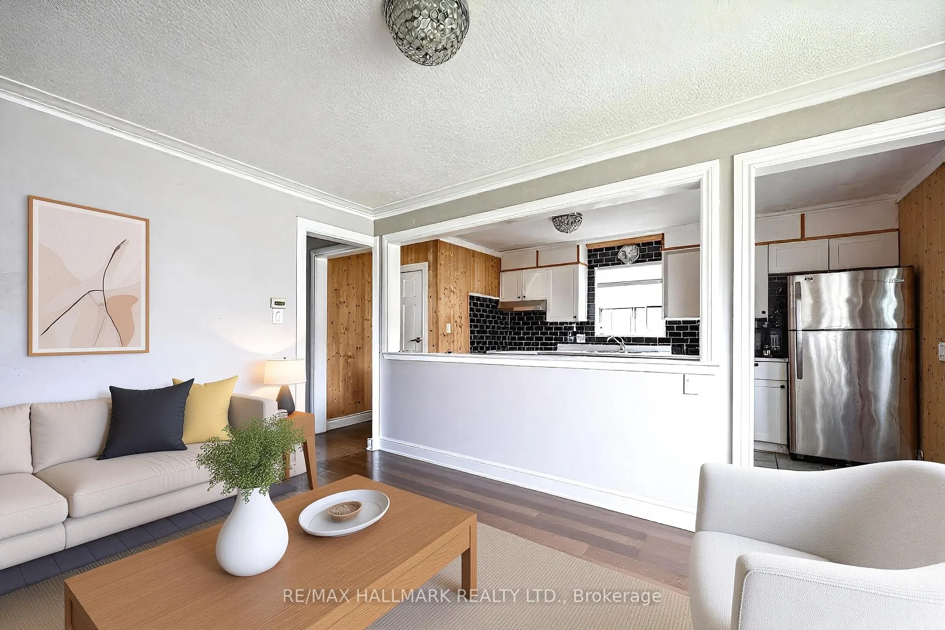 Photo 4 of 139 Kitchener Avenue, Toronto, Caledonia-Fairbank — HOMEH