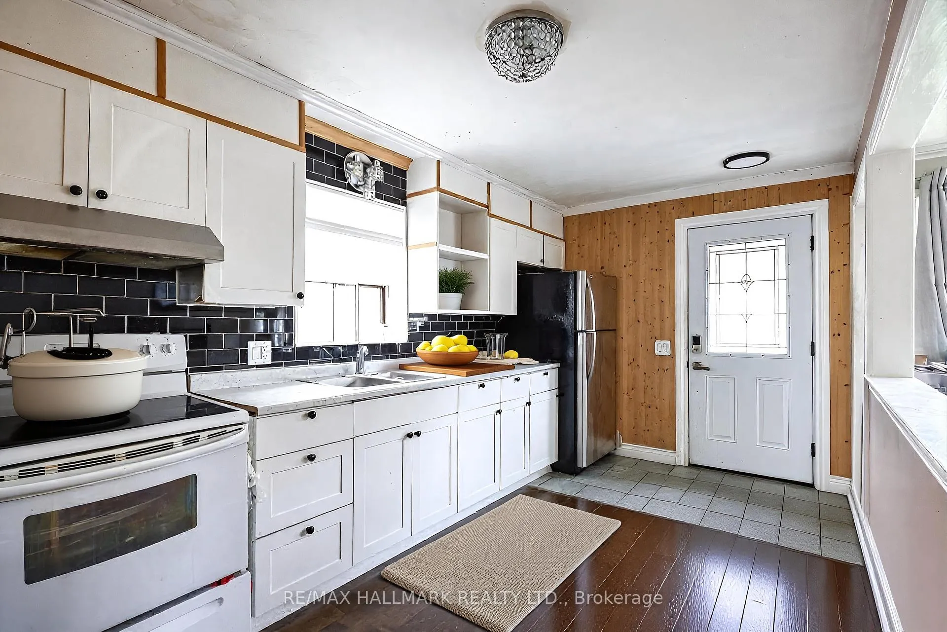 Photo 5 of 139 Kitchener Avenue, Toronto, Caledonia-Fairbank — HOMEH