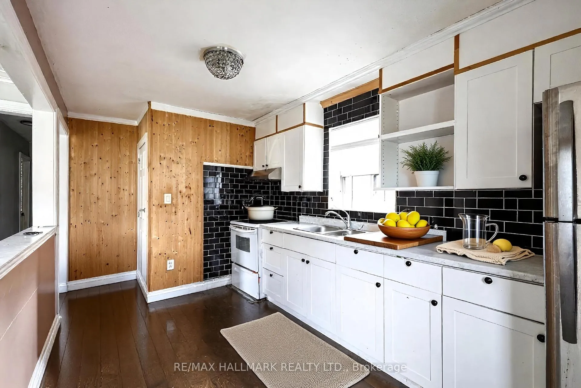 Photo 6 of 139 Kitchener Avenue, Toronto, Caledonia-Fairbank — HOMEH
