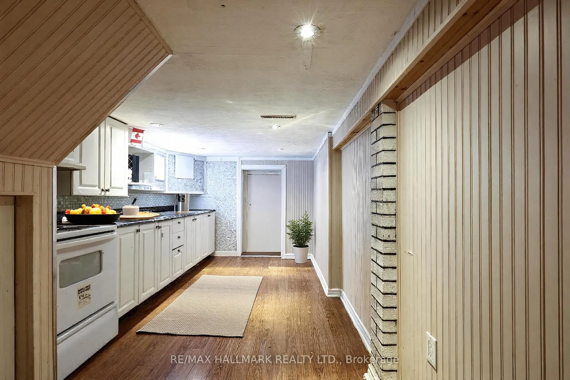 Photo 14 of 139 Kitchener Avenue, Toronto, Caledonia-Fairbank — HOMEH