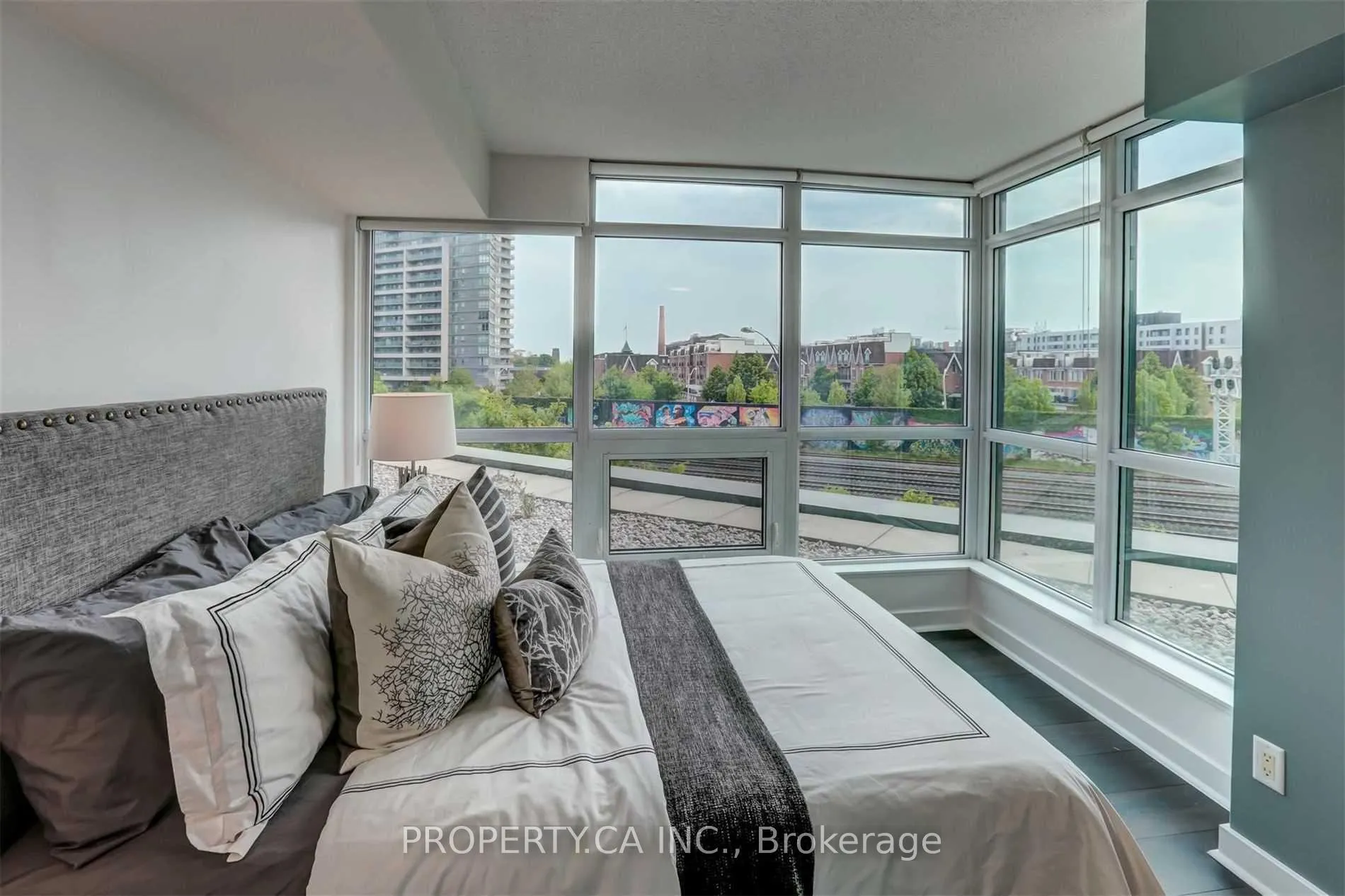 Photo 17 of Unit 410, 1171 Queen Street W, Toronto, Little Portugal — HOMEH