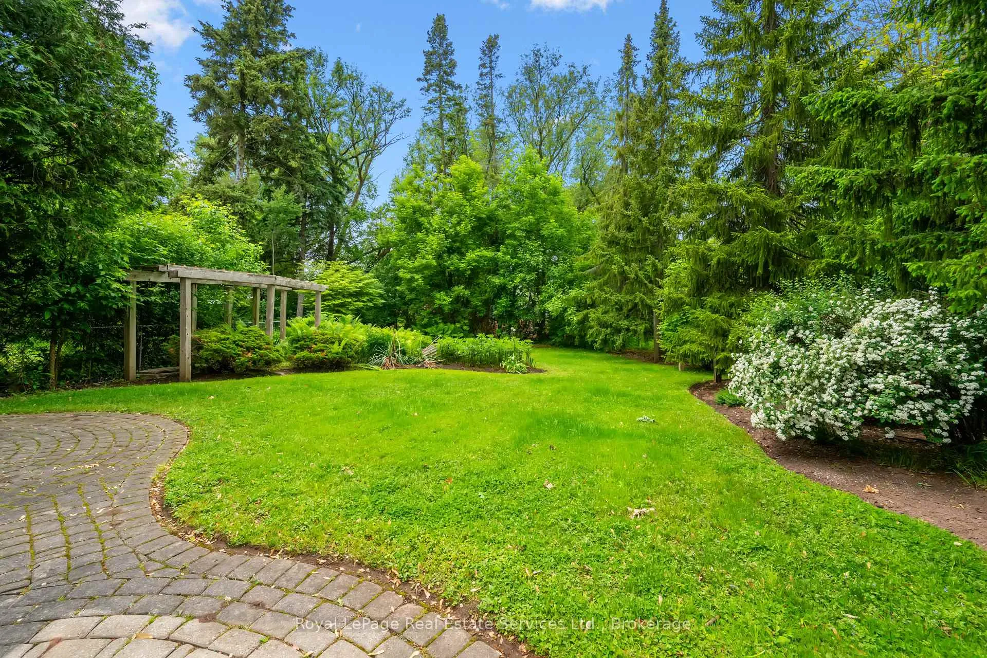Photo 3 of 480 Chartwell Road, Oakville, Old Oakville — HOMEH