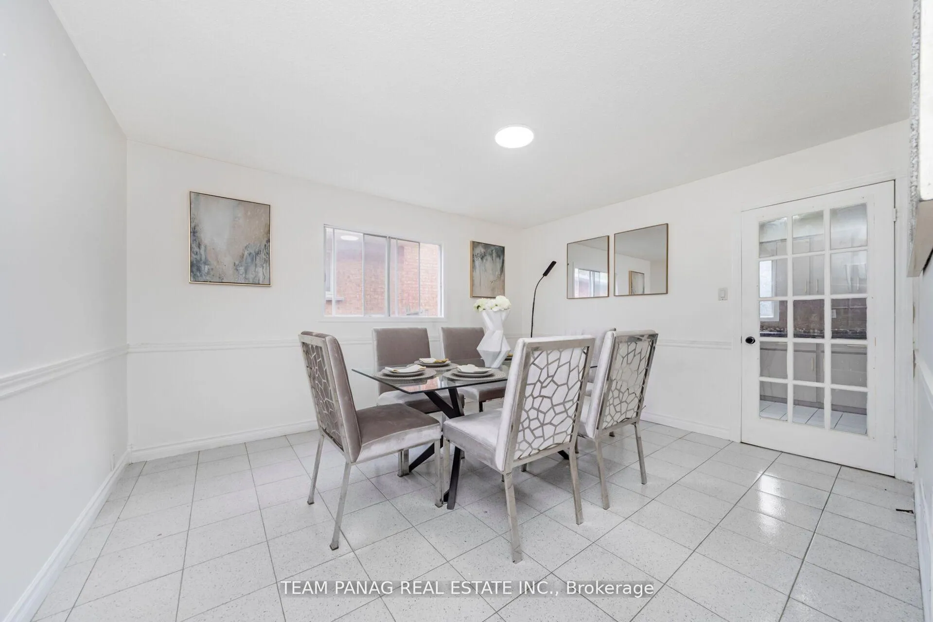 Photo 7 of 6 Coronation Circle, Brampton, Heart Lake West — HOMEH