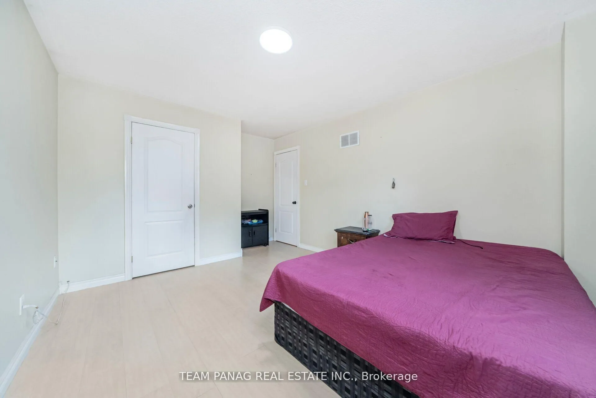 Photo 22 of 6 Coronation Circle, Brampton, Heart Lake West — HOMEH