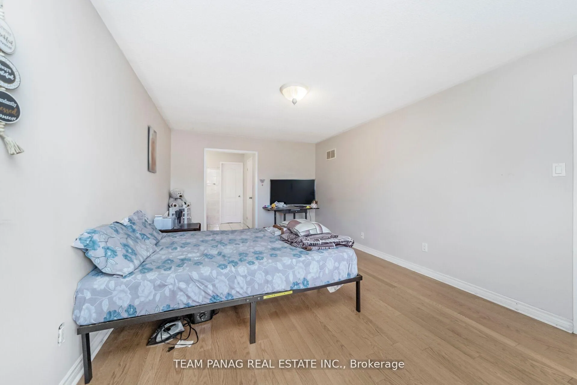 Photo 26 of 6 Coronation Circle, Brampton, Heart Lake West — HOMEH