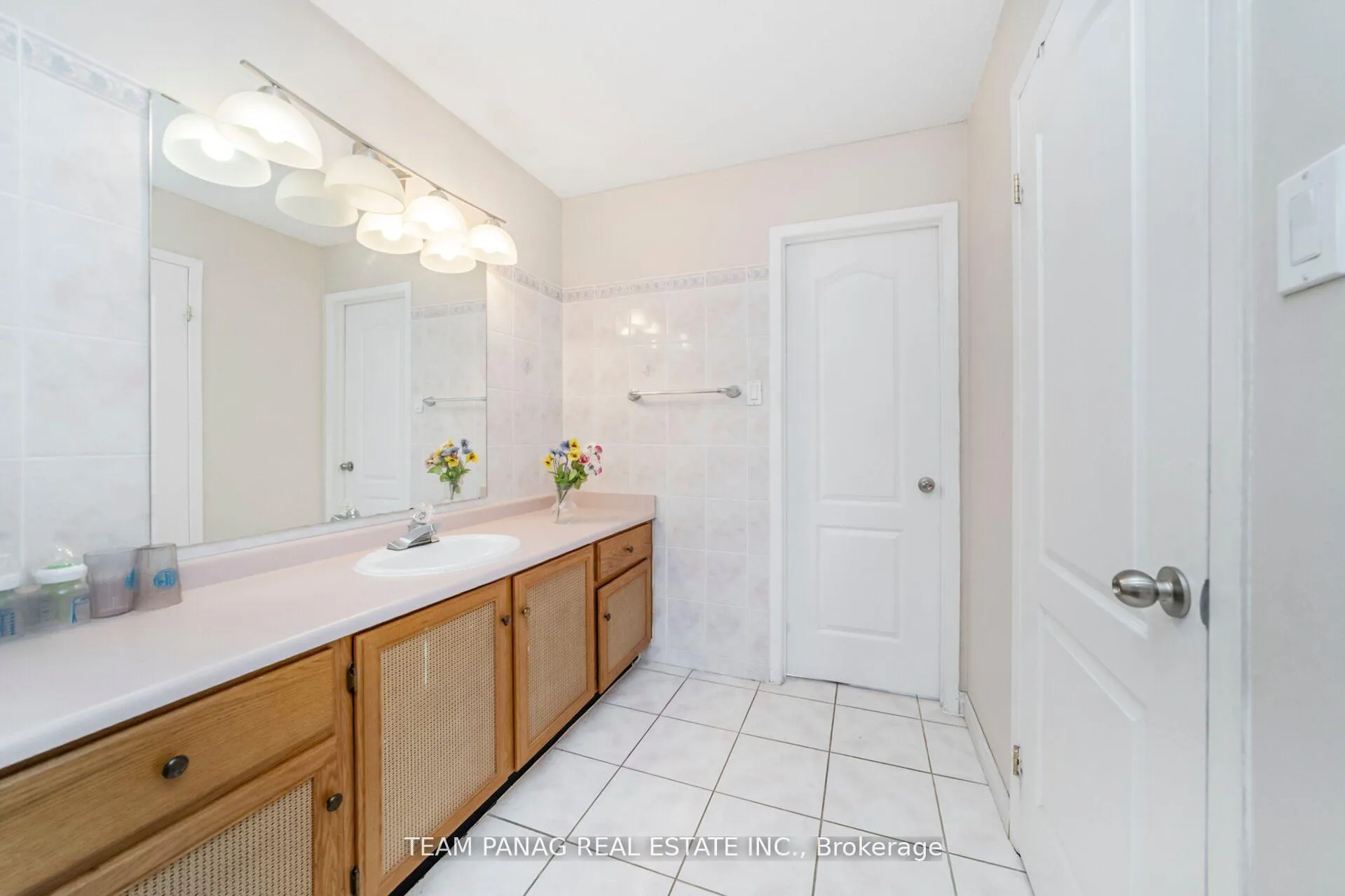 Photo 27 of 6 Coronation Circle, Brampton, Heart Lake West — HOMEH