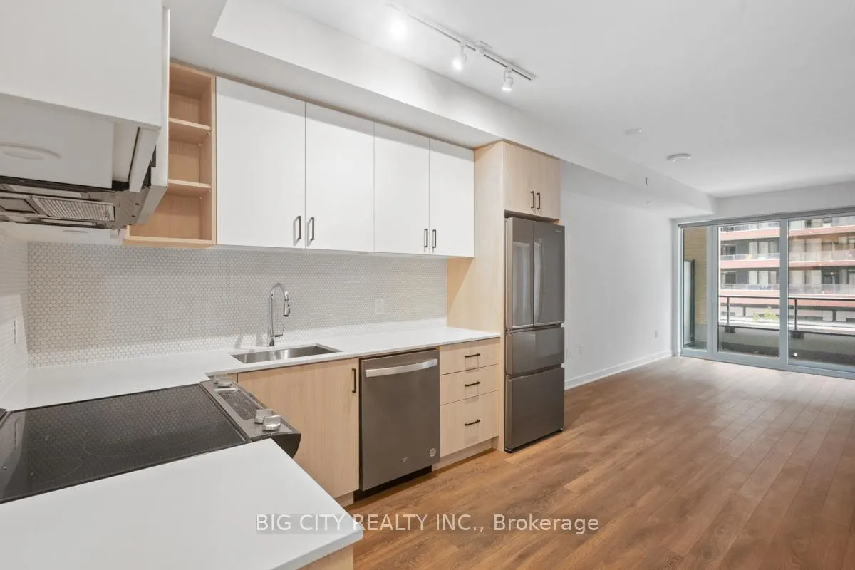 Photo 5 of Unit 210, 100 Eagle Rock Way, Vaughan, Rural Vaughan — HOMEH