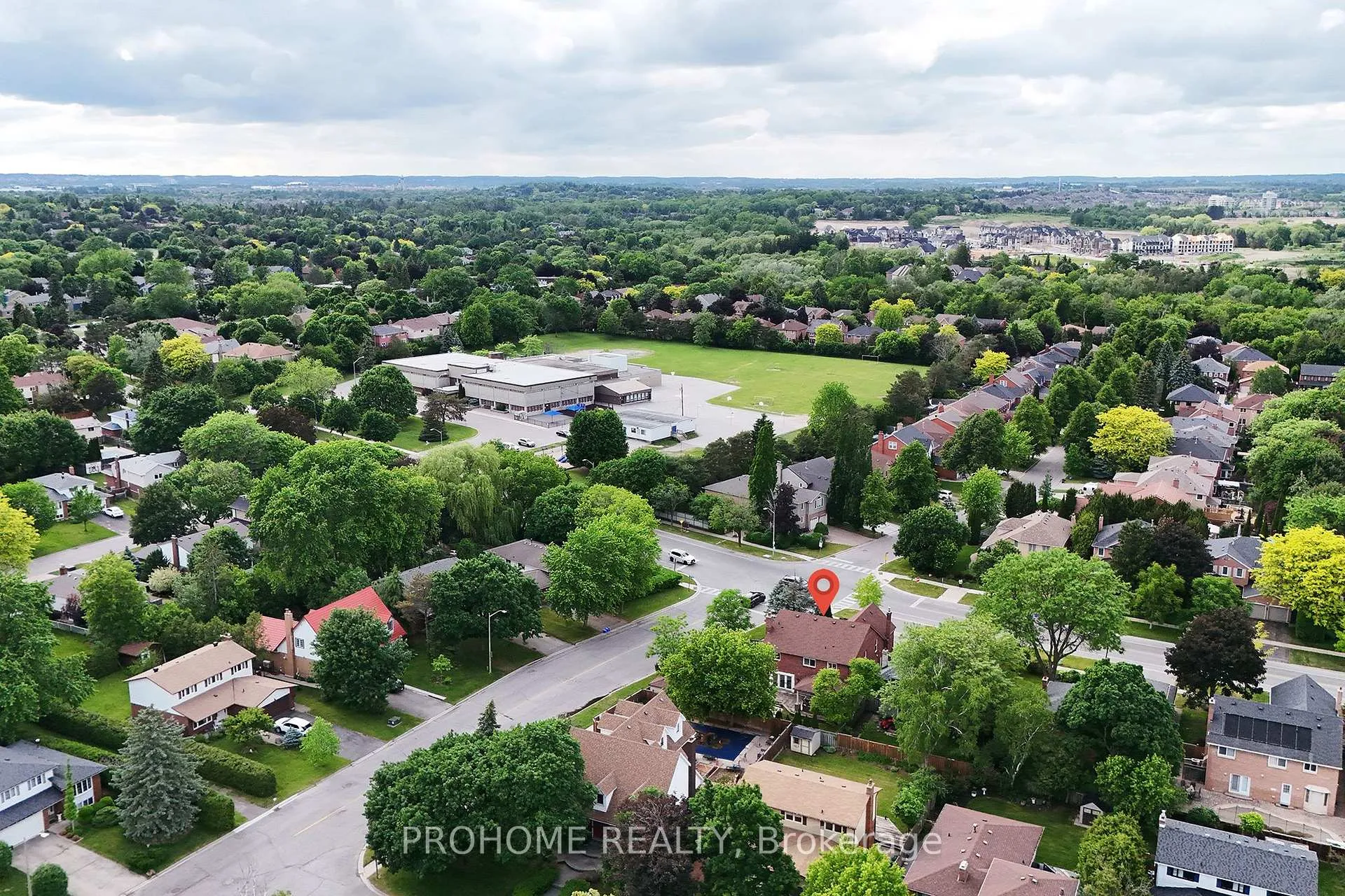 Photo 2 of 163 Carlton Road, Markham, Unionville — HOMEH