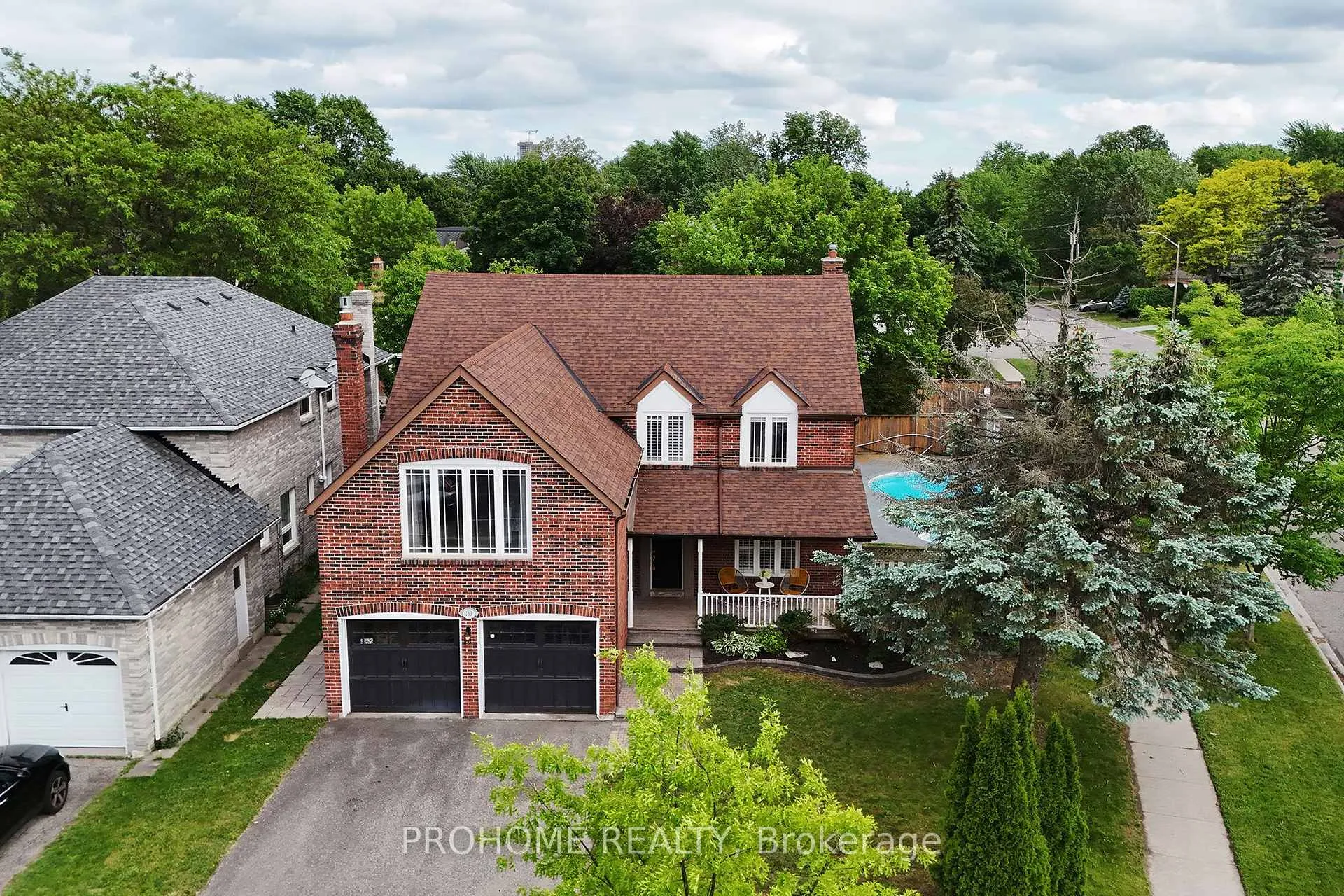 Photo 3 of 163 Carlton Road, Markham, Unionville — HOMEH