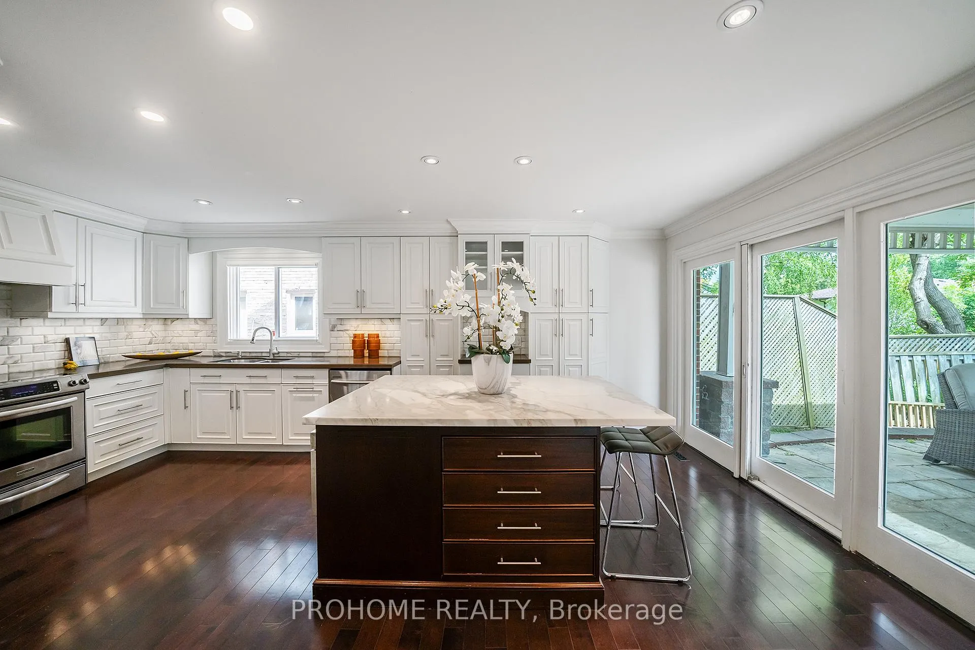 Photo 10 of 163 Carlton Road, Markham, Unionville — HOMEH
