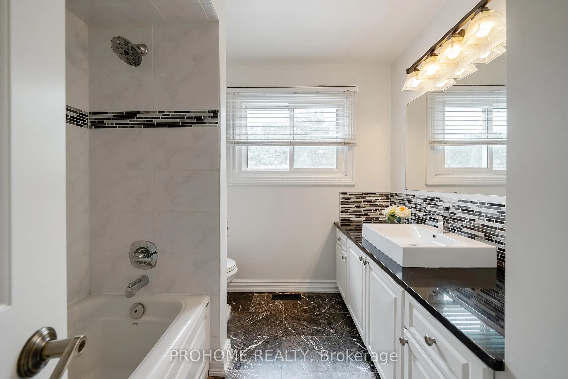 Photo 27 of 163 Carlton Road, Markham, Unionville — HOMEH