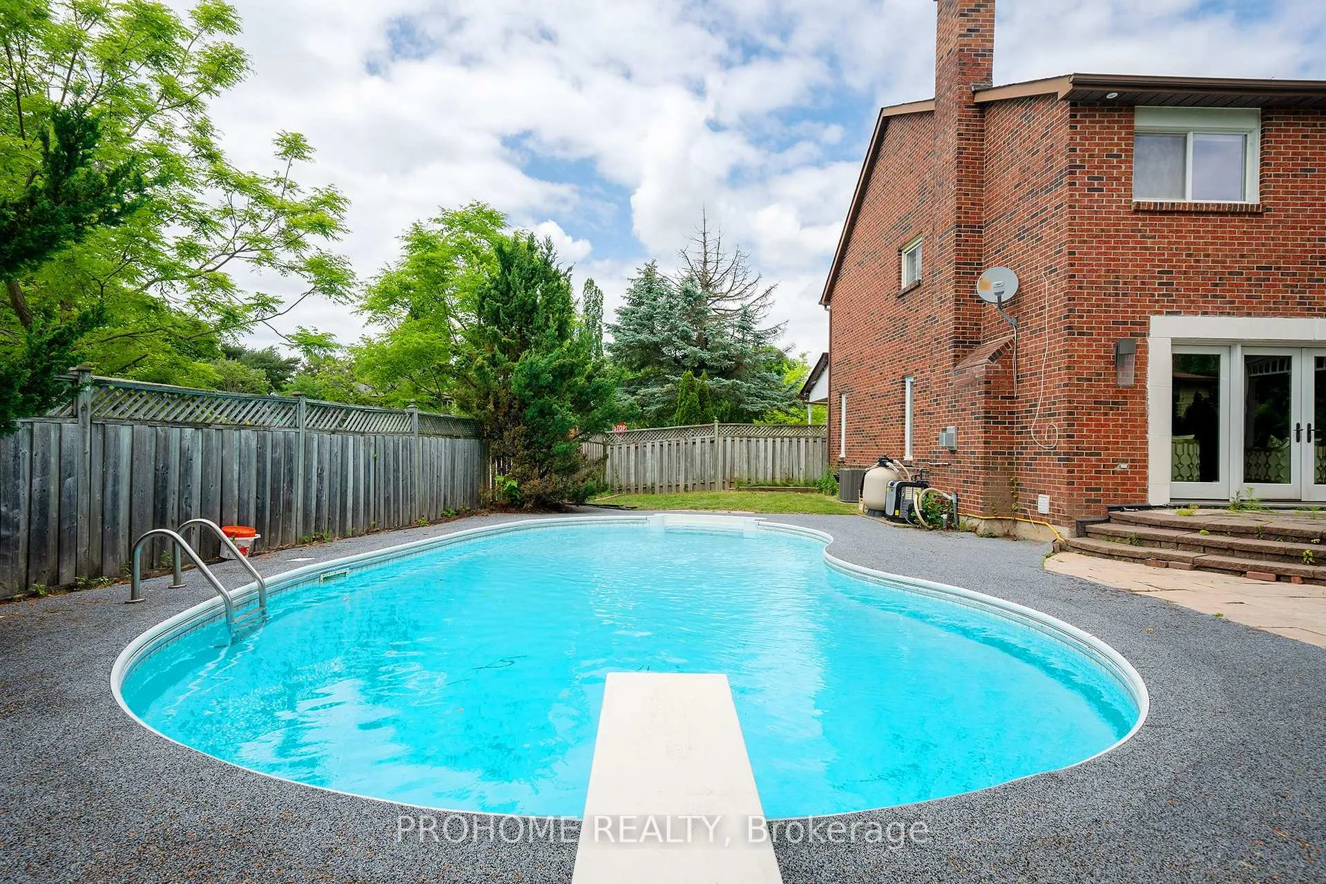 Photo 37 of 163 Carlton Road, Markham, Unionville — HOMEH