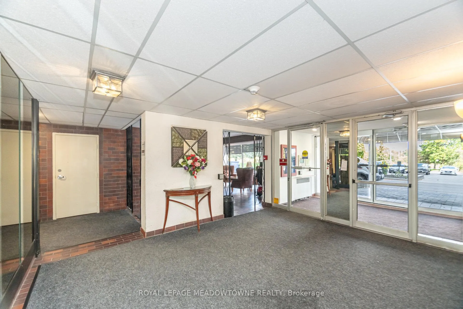 Photo 3 of Unit 804, 225 Harvard Place, Waterloo — HOMEH