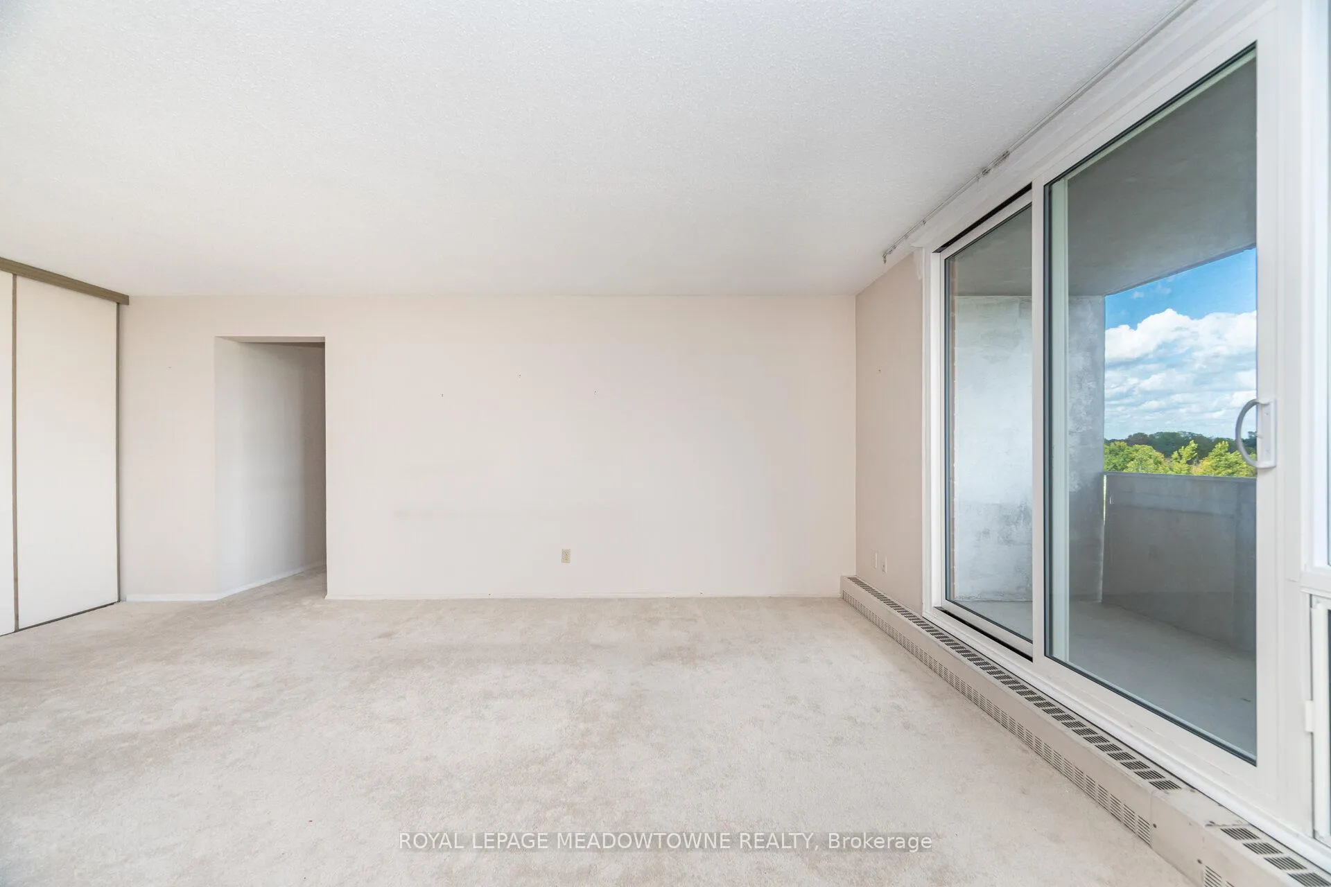 Photo 10 of Unit 804, 225 Harvard Place, Waterloo — HOMEH