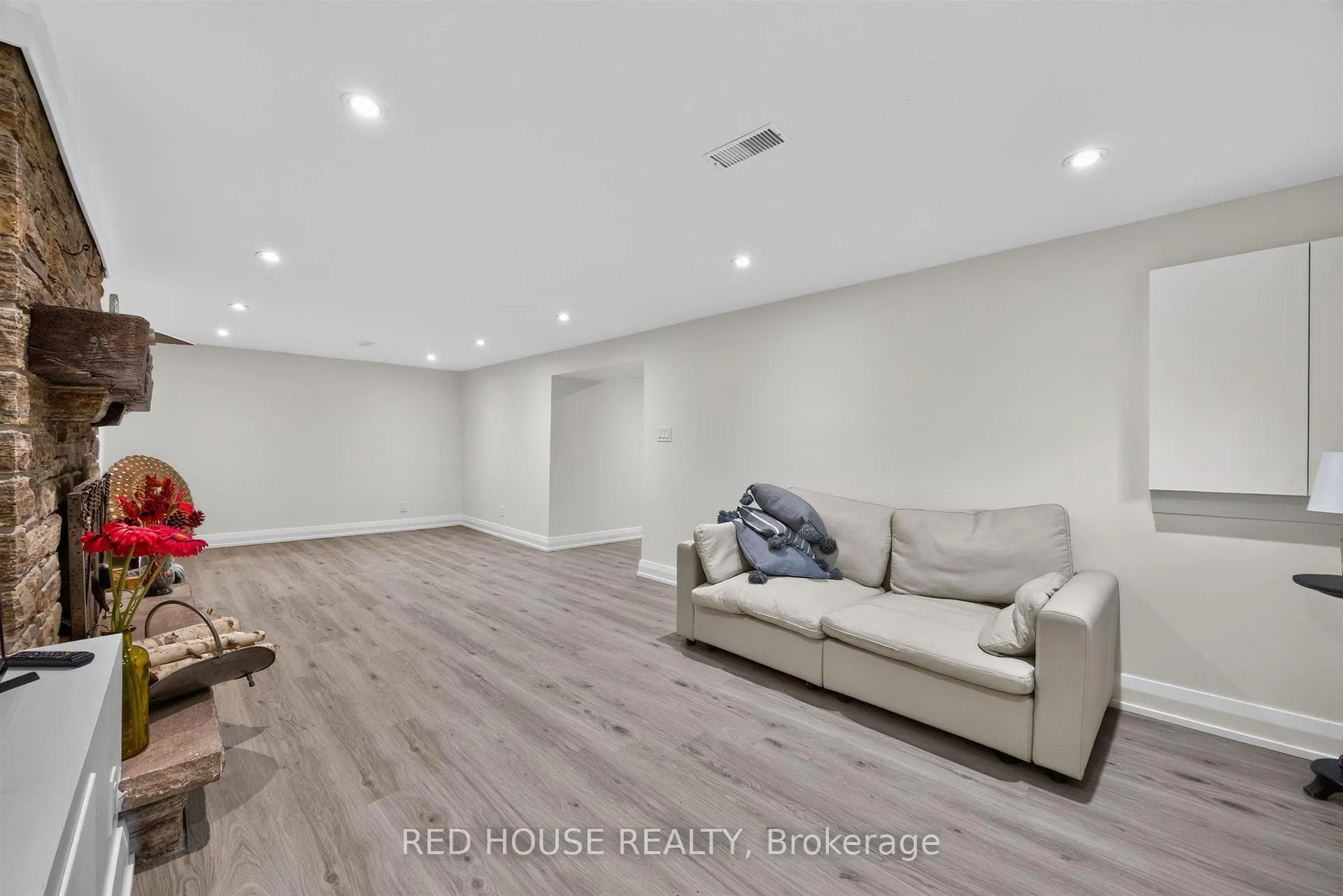 Photo 11 of Unit Basement, 70 Beaverbrook Avenue, Etobicoke, Princess-Rosethorn — HOMEH