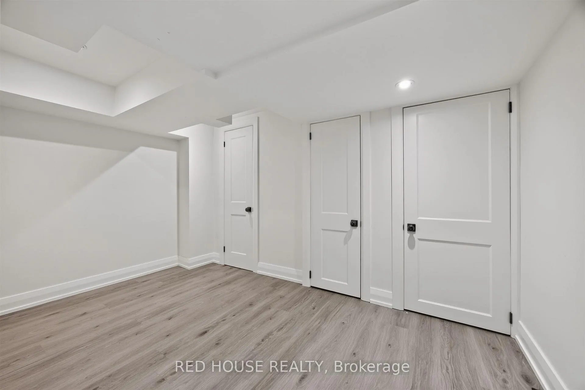 Photo 16 of Unit Basement, 70 Beaverbrook Avenue, Etobicoke, Princess-Rosethorn — HOMEH