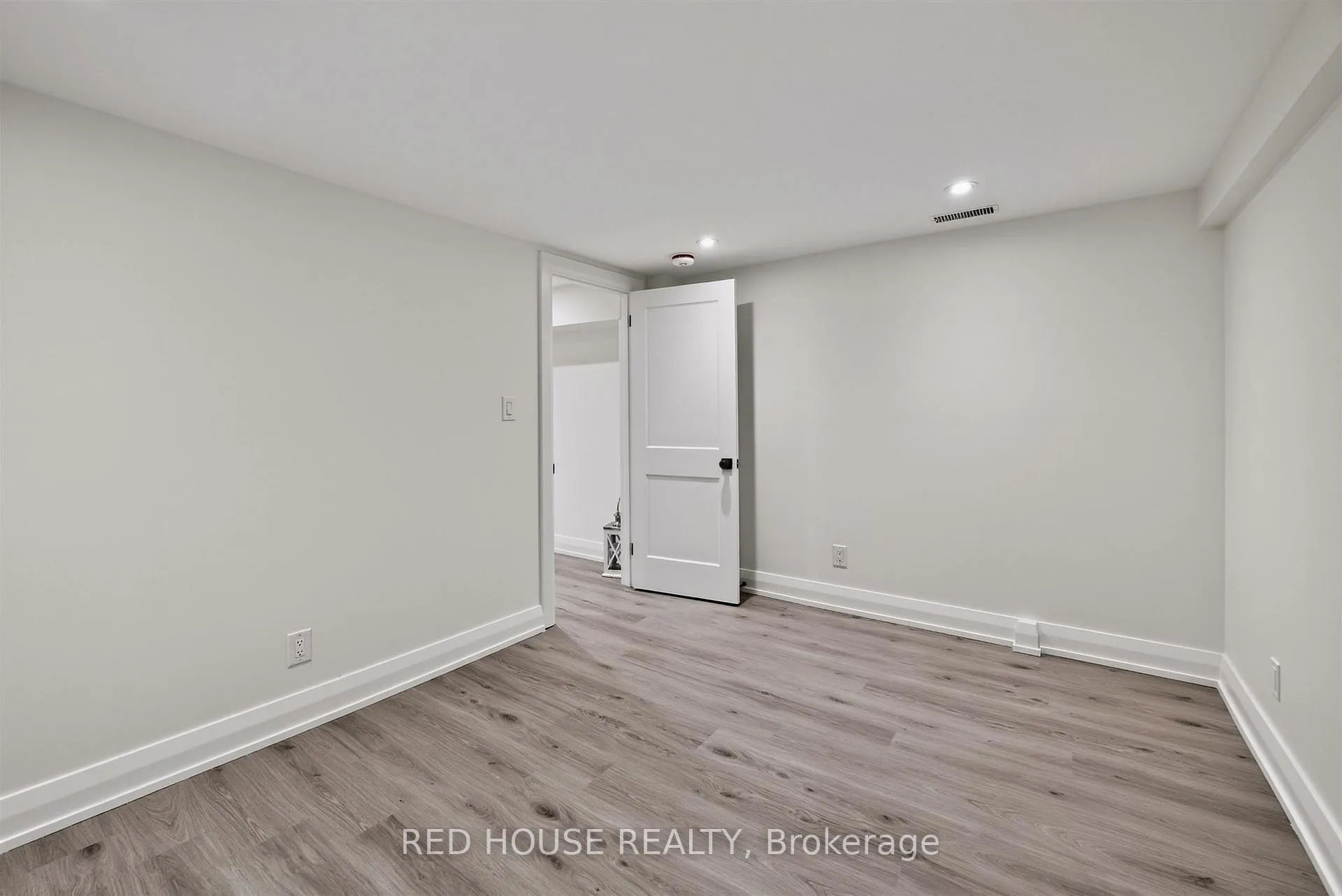 Photo 17 of Unit Basement, 70 Beaverbrook Avenue, Etobicoke, Princess-Rosethorn — HOMEH