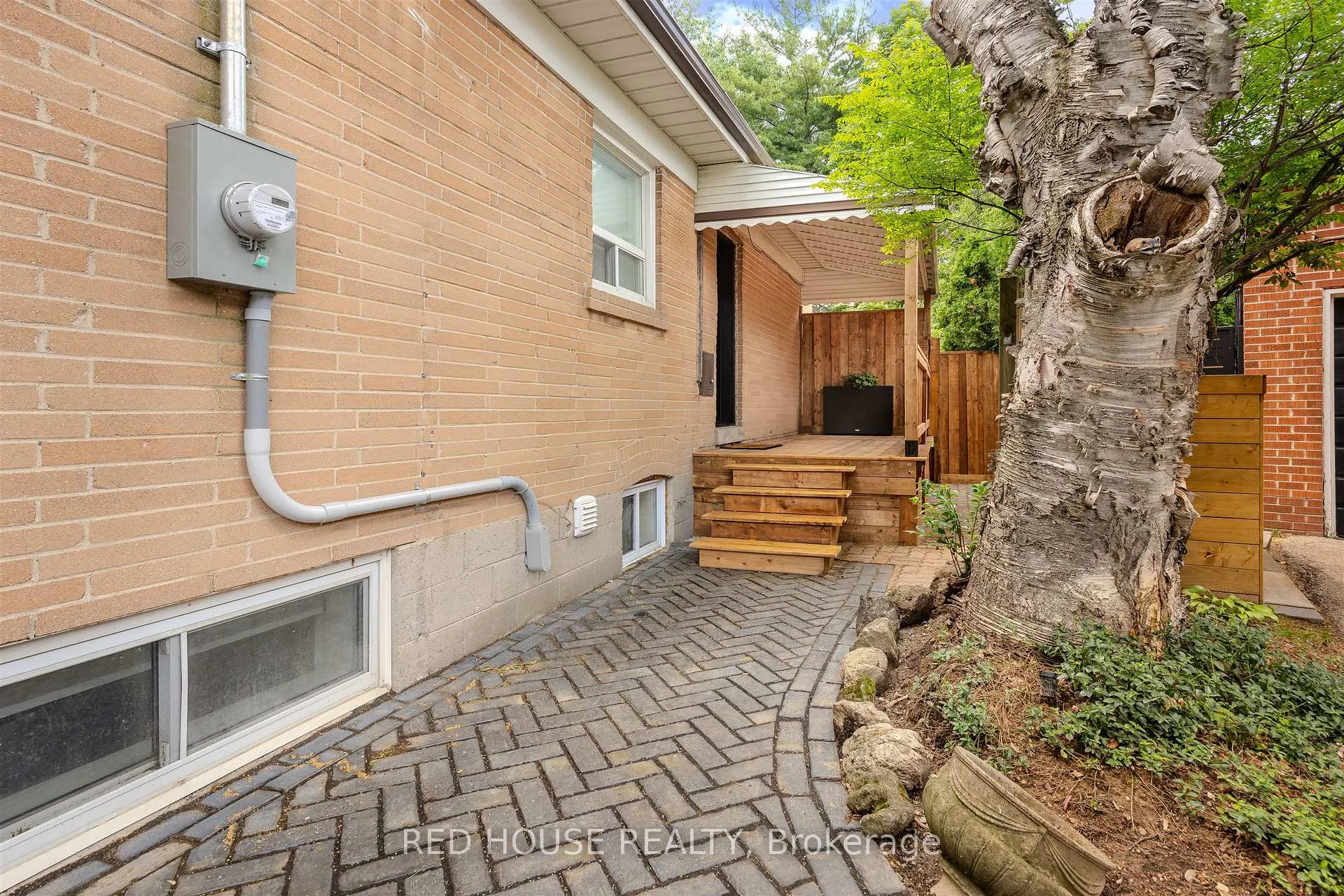 Photo 20 of Unit Basement, 70 Beaverbrook Avenue, Etobicoke, Princess-Rosethorn — HOMEH