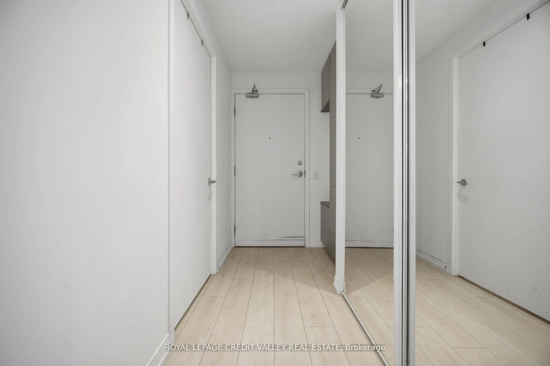 Photo 5 of Unit 1511, 5 Buttermill Avenue, Vaughan, Vaughan Corporate Centre — HOMEH