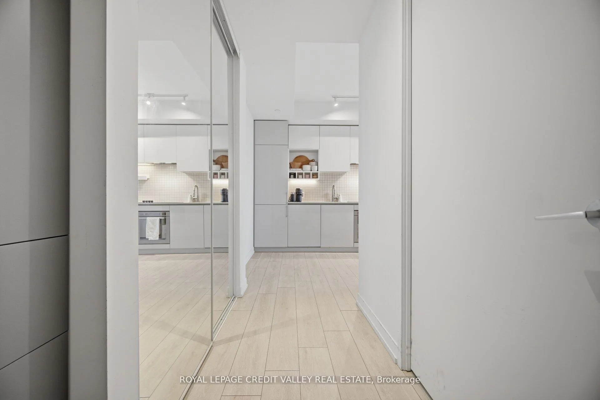Photo 6 of Unit 1511, 5 Buttermill Avenue, Vaughan, Vaughan Corporate Centre — HOMEH