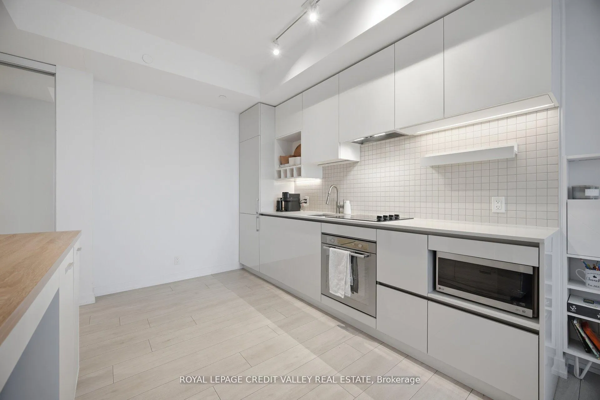 Photo 7 of Unit 1511, 5 Buttermill Avenue, Vaughan, Vaughan Corporate Centre — HOMEH