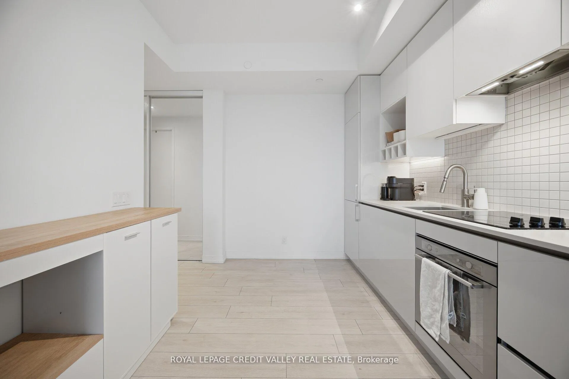 Photo 8 of Unit 1511, 5 Buttermill Avenue, Vaughan, Vaughan Corporate Centre — HOMEH