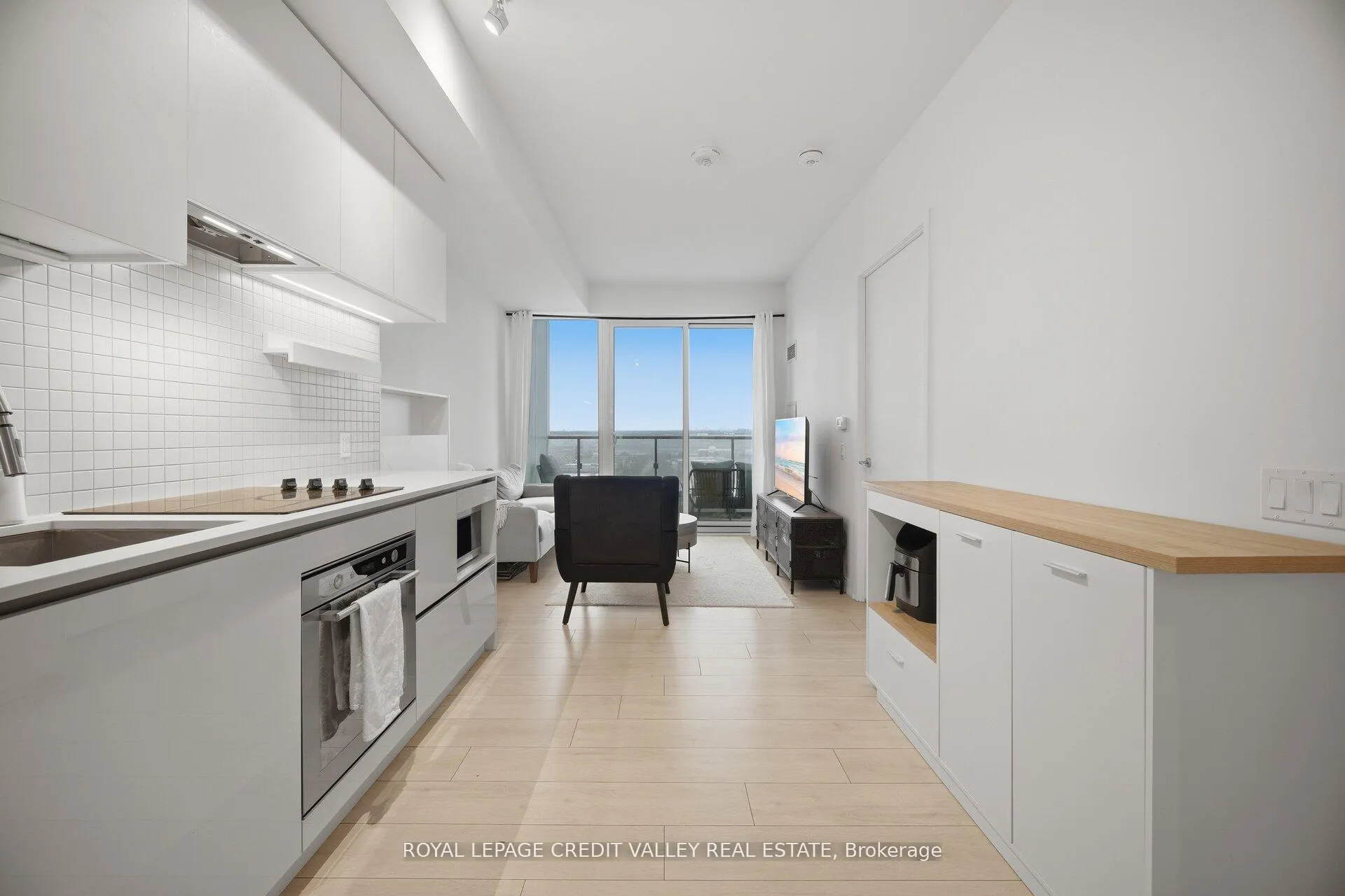Photo 10 of Unit 1511, 5 Buttermill Avenue, Vaughan, Vaughan Corporate Centre — HOMEH