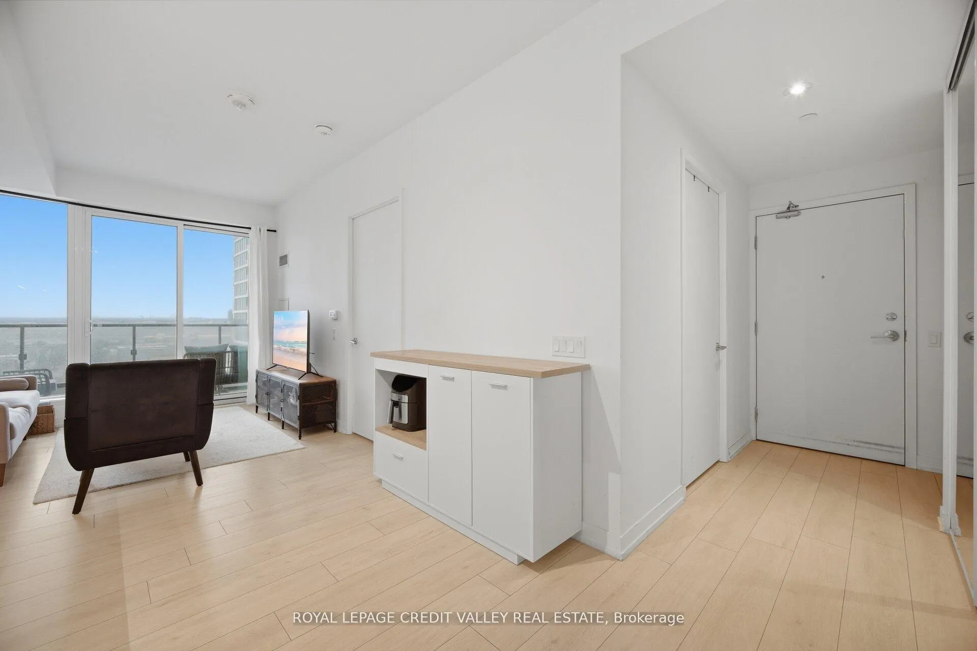 Photo 11 of Unit 1511, 5 Buttermill Avenue, Vaughan, Vaughan Corporate Centre — HOMEH