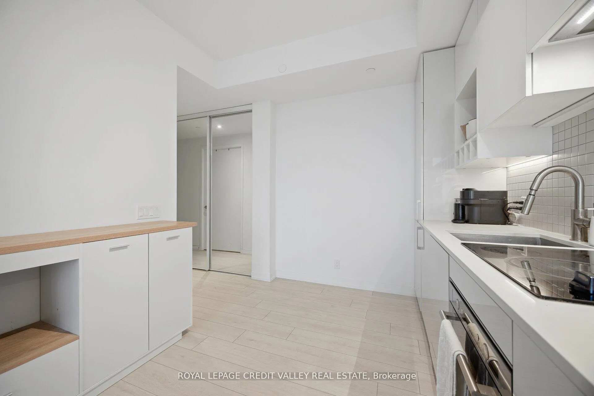 Photo 12 of Unit 1511, 5 Buttermill Avenue, Vaughan, Vaughan Corporate Centre — HOMEH