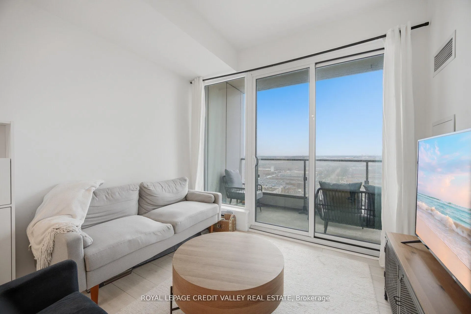 Photo 14 of Unit 1511, 5 Buttermill Avenue, Vaughan, Vaughan Corporate Centre — HOMEH
