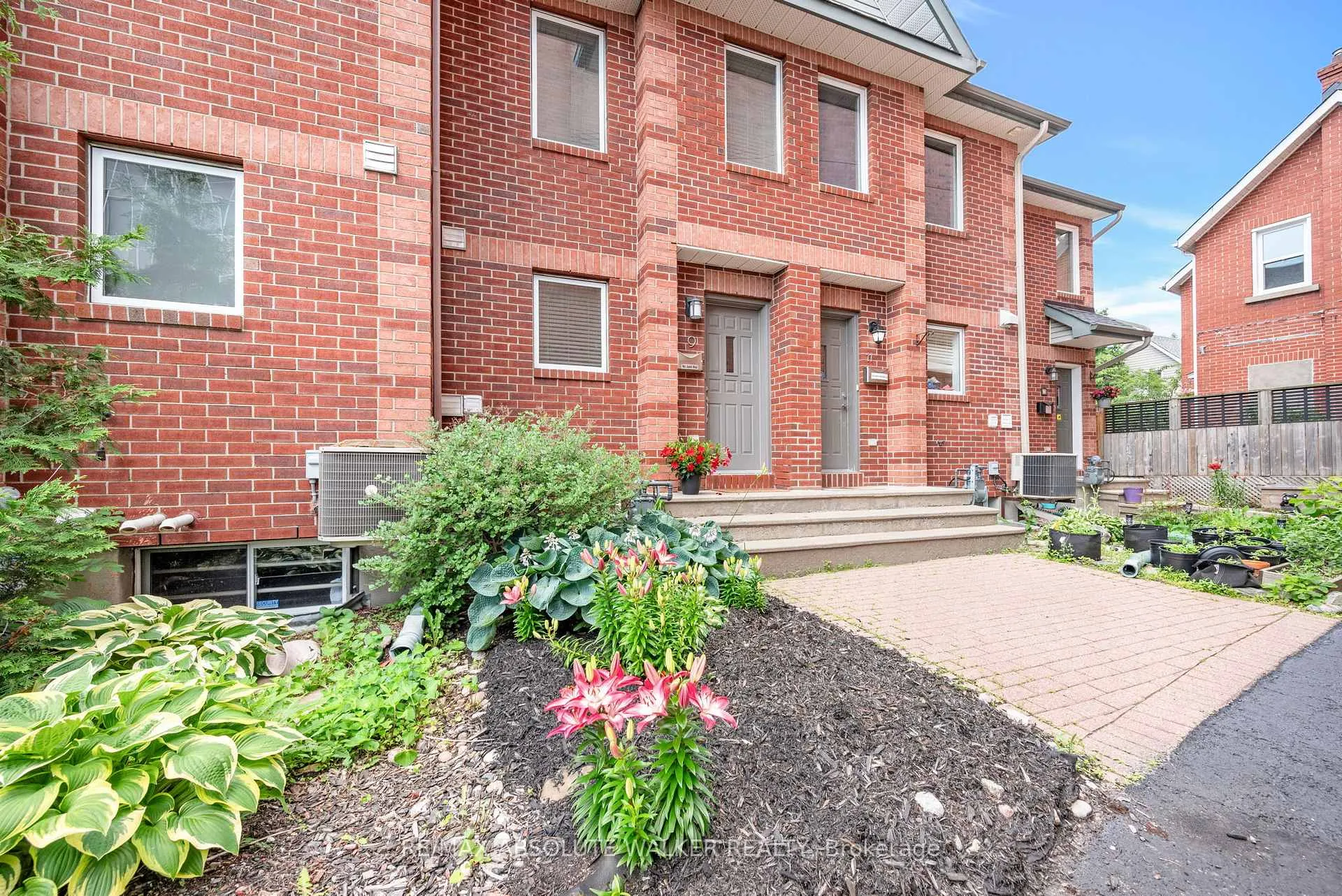 Photo 1 of Unit 9, 395 Bell Street, Ottawa, West Centre Town — HOMEH