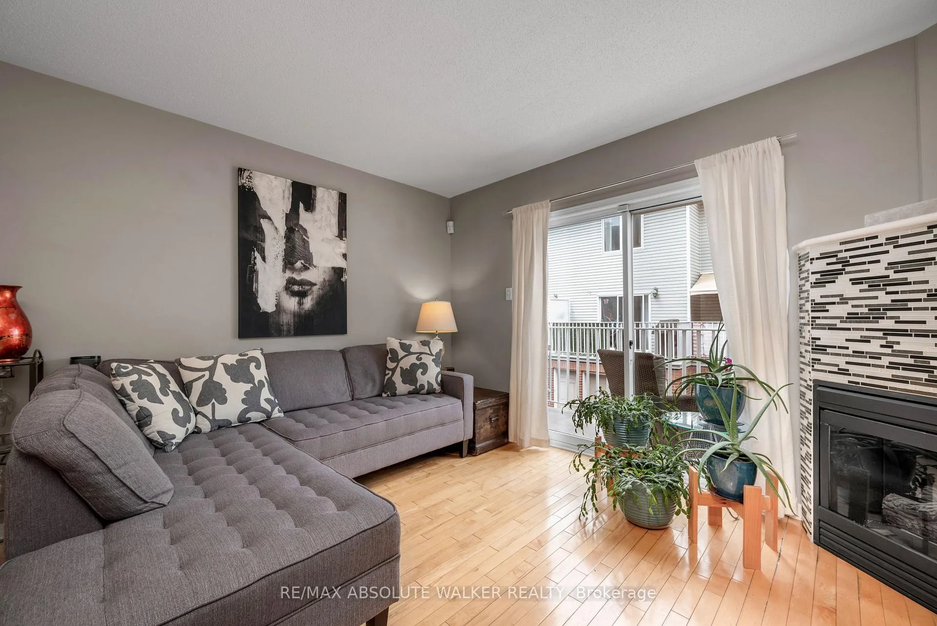 Photo 6 of Unit 9, 395 Bell Street, Ottawa, West Centre Town — HOMEH