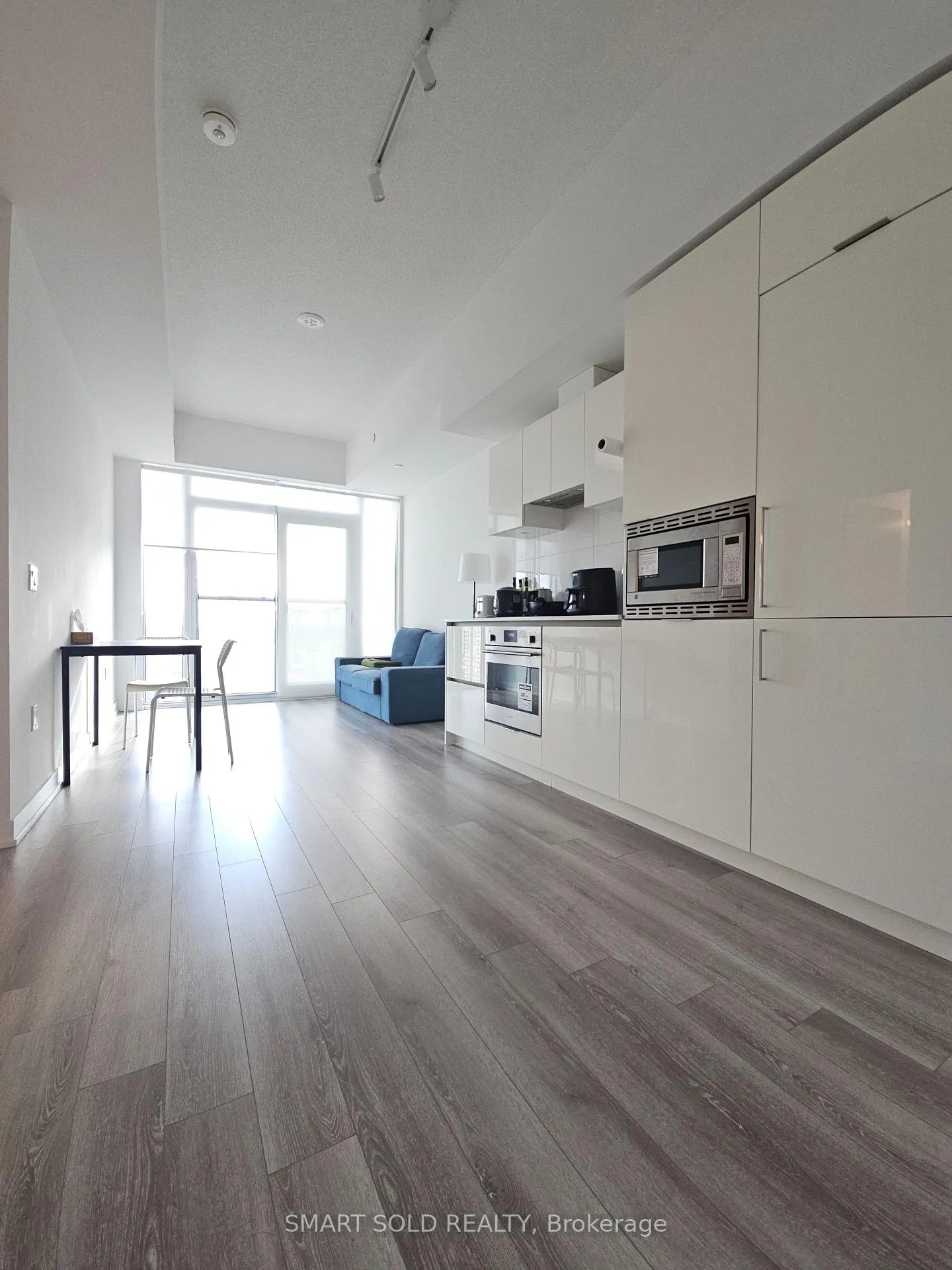 Photo 2 of Unit 1712, 121 St Patrick Street, Toronto, Kensington-Chinatown — HOMEH