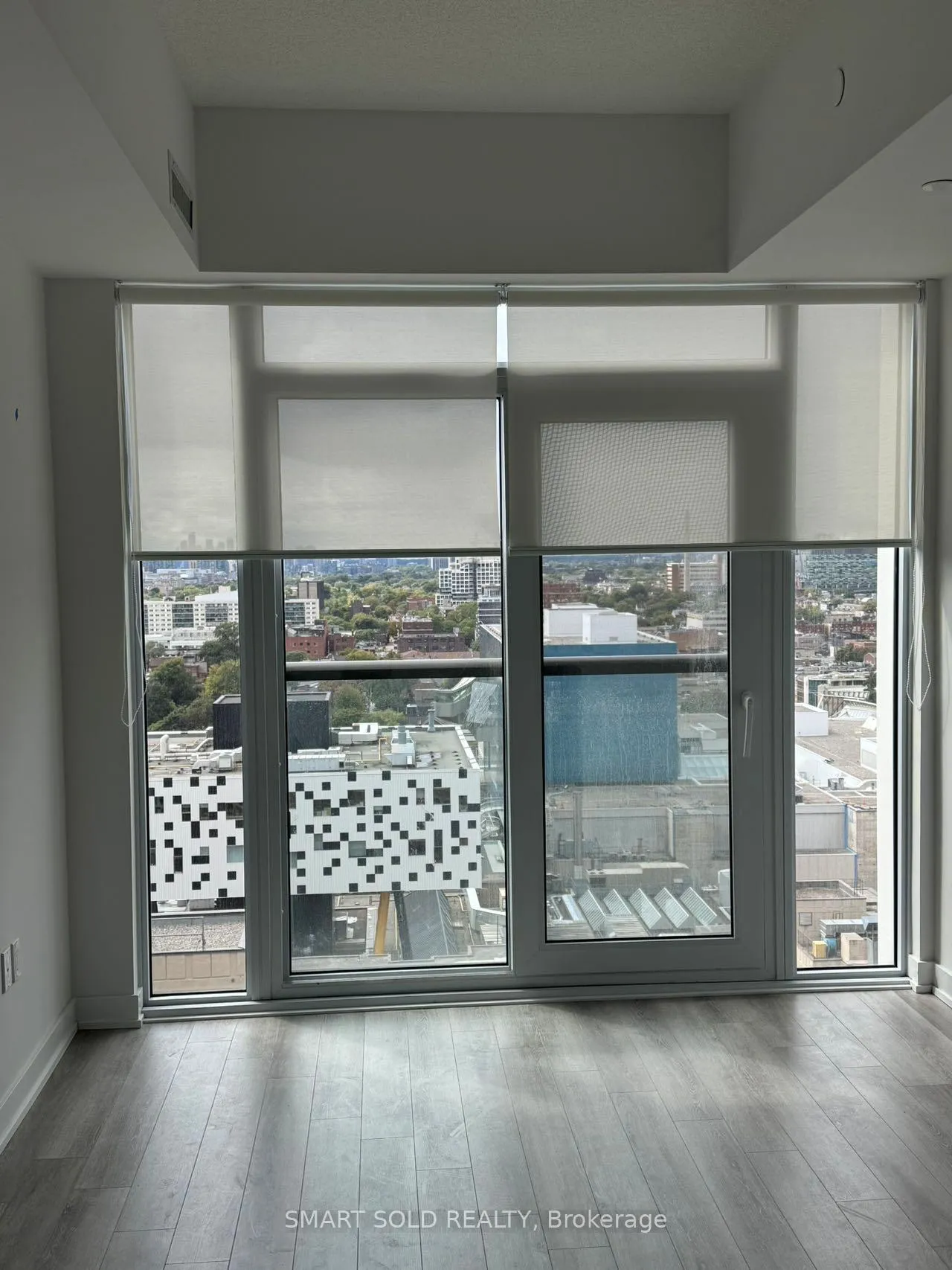 Photo 4 of Unit 1712, 121 St Patrick Street, Toronto, Kensington-Chinatown — HOMEH
