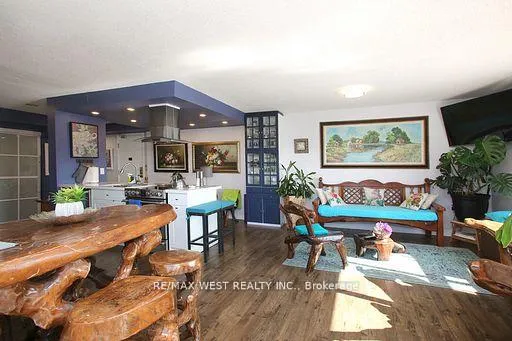 Photo 5 of Unit 905, 650 Lawrence Avenue W, Toronto, Englemount-Lawrence — HOMEH