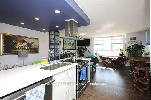 Photo 8 of Unit 905, 650 Lawrence Avenue W, Toronto, Englemount-Lawrence — HOMEH