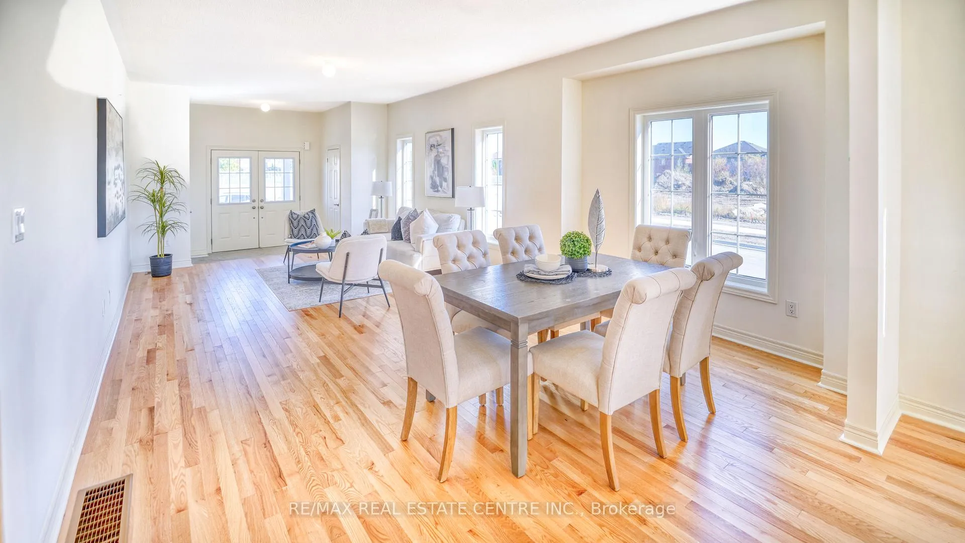 Photo 7 of 1184 Drinkle Crescent, Oshawa, Eastdale — HOMEH