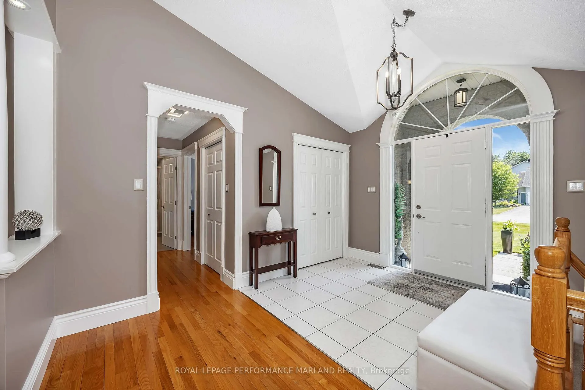 Photo 2 of 1591 Stephanie Anne Drive, Ottawa, Greely — HOMEH