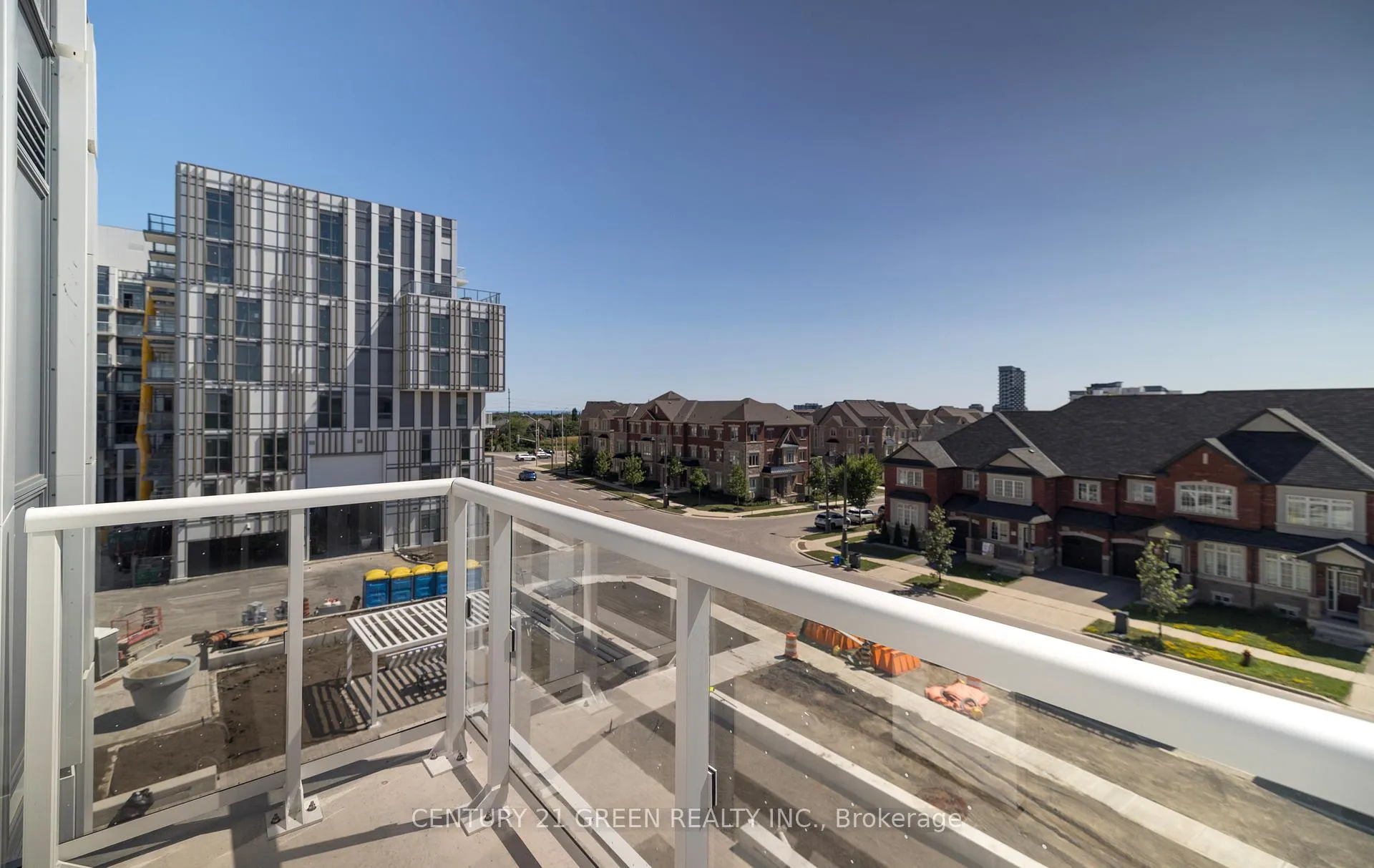 Photo 5 of Unit 524, 1005 Dundas Street E, Oakville, Joshua Meadows — HOMEH