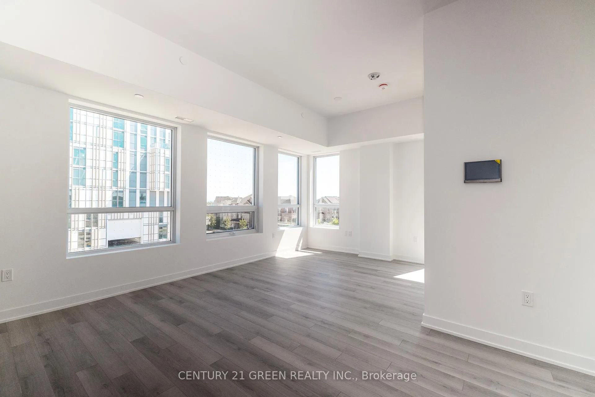 Photo 7 of Unit 524, 1005 Dundas Street E, Oakville, Joshua Meadows — HOMEH