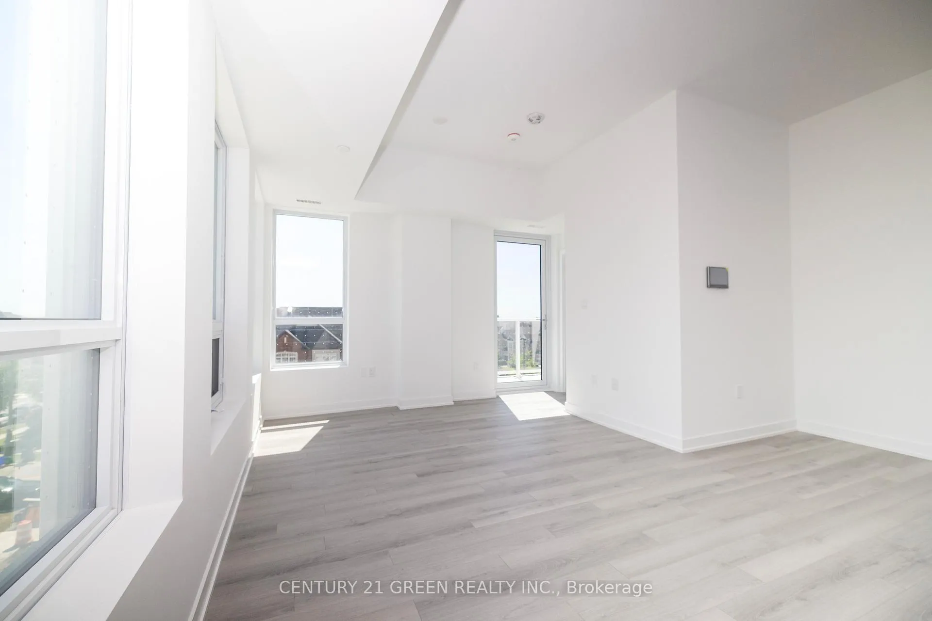 Photo 10 of Unit 524, 1005 Dundas Street E, Oakville, Joshua Meadows — HOMEH